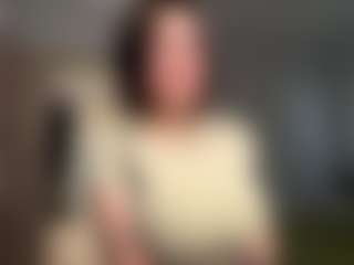 ElvinaClagg's Live Sex Cam Show