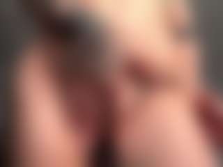 ElvinaClagg's Live Sex Cam Show