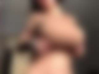 ElvinaClagg's Live Sex Cam Show