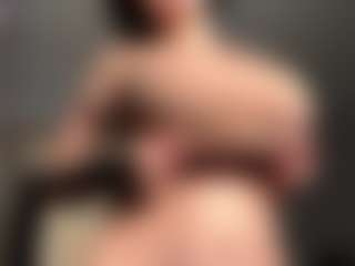 ElvinaClagg's Live Sex Cam Show
