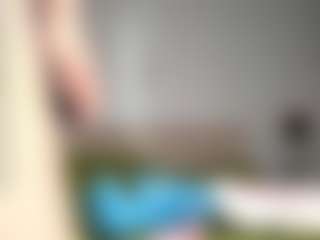 ElvinaClagg's Live Sex Cam Show