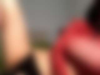 Live cam show with ElvinaClagg - Brown Eyes on Camsoda