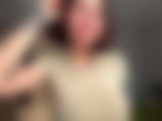 ElvinaClagg's Live Sex Cam Show