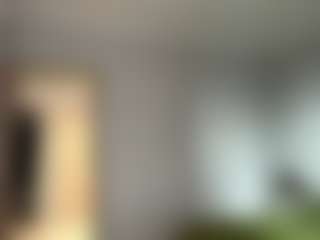 Live cam show with ElvinaClagg - Nipple Piercings on livesuperchat.net