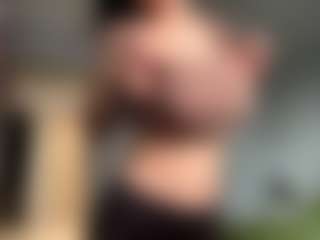 Live cam show with ElvinaClagg - Young Adult on livesuperchat.net