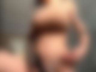 ElvinaClagg's Live Sex Cam Show