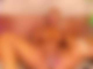 Live cam show with Alison Moon - Black on MyBangCams