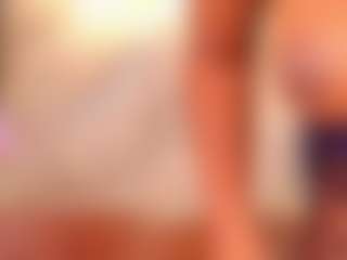 Live cam show with Alison Moon - Black on Instabang