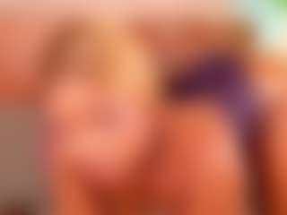 Live cam show with Alison Moon - Wet on Camming Site