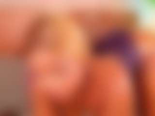 Live cam show with Alison Moon - Toys on livesuperchat.net