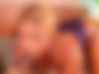 Live cam show with Alison Moon - Ebony on milfzrlive.com | colombia