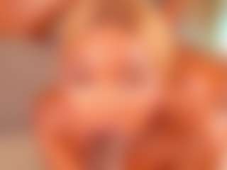 Live cam show with Alison Moon - Blonde Hair on xDating