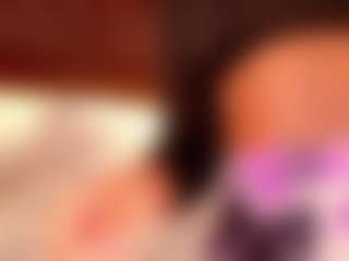 Live cam show with Alison Moon - Cute on Dolls Live