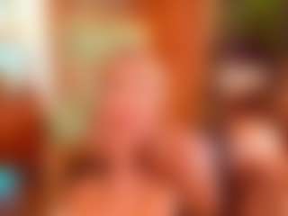 Live cam show with Alison Moon - Thick on livesexfox.com