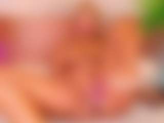 Live cam show with Alison Moon - Cute on TastyBlacksLive