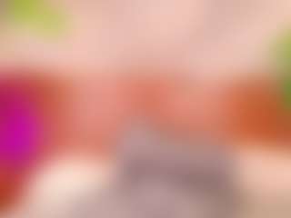 Live cam show with Alison Moon - College Curvy on Camming Site
