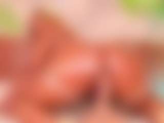 Live cam show with Alison Moon - Oil on Gym Cam Girls