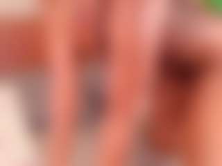 Live cam show with Alison Moon - Oil on nudelive.tv