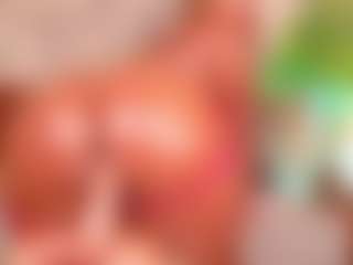 Live cam show with Alison Moon - Brown Eyes Ebony on Lustler
