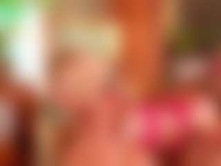 Live cam show with Alison Moon - Bedroom Ebony on googirlz
