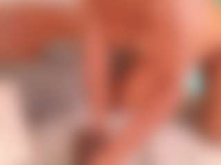 Live cam show with Alison Moon - Black Shaved Pussy on Camiplay Live