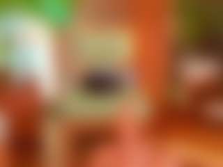 Live cam show with Alison Moon - Ebony on CamwithHer | colombia