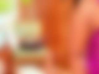 Live cam show with Alison Moon - Nails on hotwifechat.live