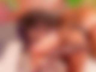 Live cam show with Alison Moon - Ebony Teen (18+) on Dolls Live