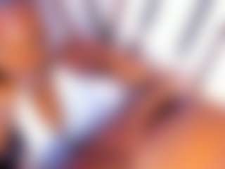 Live cam show with DAYRA-PARKER - Spanks on madthumbs
