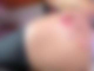 Live cam show with emili-clark - Shaved on Camsoda