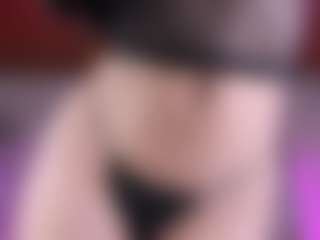 Live cam show with emili-clark - Middle Aged on CamSodaAdn