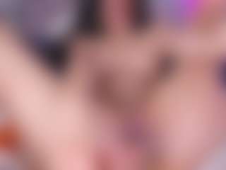 Live cam show with emili-clark - Lovense Small Tits on Chatstar