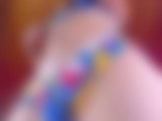 Live cam show with emili-clark - Shaved on AdultVida.com
