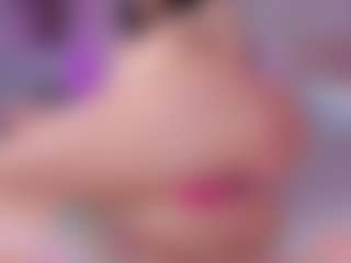emili-clark's Live Sex Cam Show