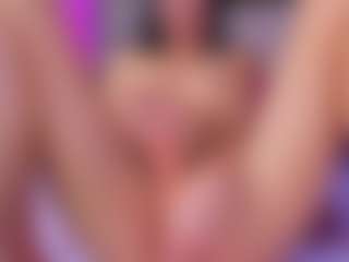 Live cam show with emili-clark - Cowgirl on AdultVida.com