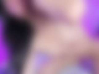 Live cam show with emili-clark - Full Nudity on CamwithHer