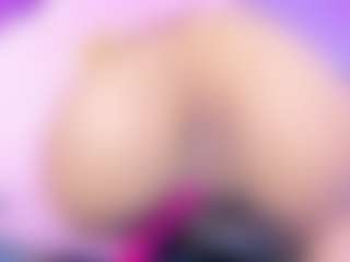 emili-clark's Live Sex Cam Show