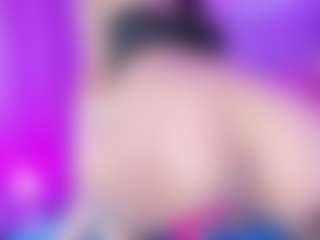 Live cam show with emili-clark - Shaved on liverealitysex.com