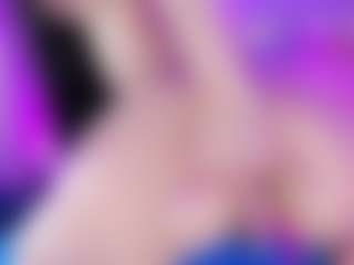 Live cam show with emili-clark - Striptease on Cam Slut