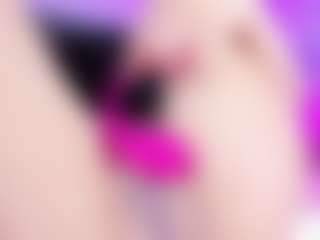 emili-clark's Live Sex Cam Show