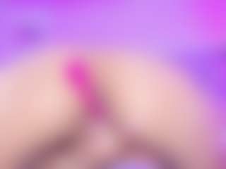 emili-clark's Live Sex Cam Show