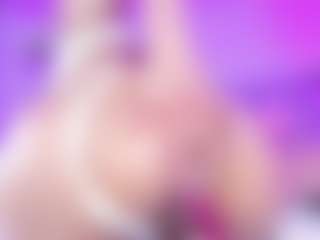 emili-clark's Live Sex Cam Show