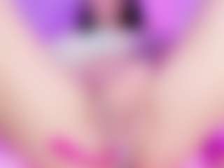 emili-clark's Live Sex Cam Show