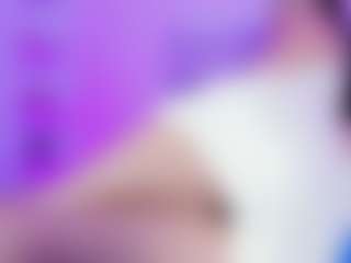 emili-clark's Live Sex Cam Show
