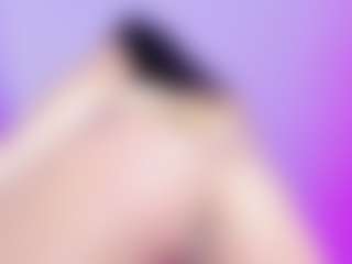 Live cam show with emili-clark - Shaved on LiveSexCams6