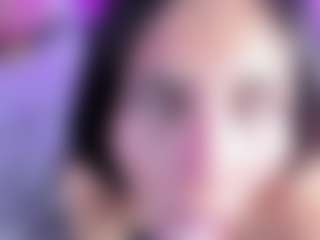 Live cam show with emili-clark - Amateur on hotwifechat.live