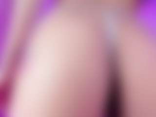 Live cam show with emili-clark - Deepthroat on Camsoda