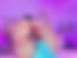 Live cam show with emili-clark - Oil on Camsoda