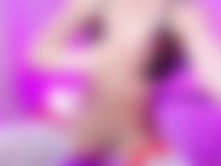 Live cam show with emili-clark - Squirt on Camsoda