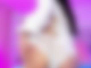 emili-clark's Live Sex Cam Show